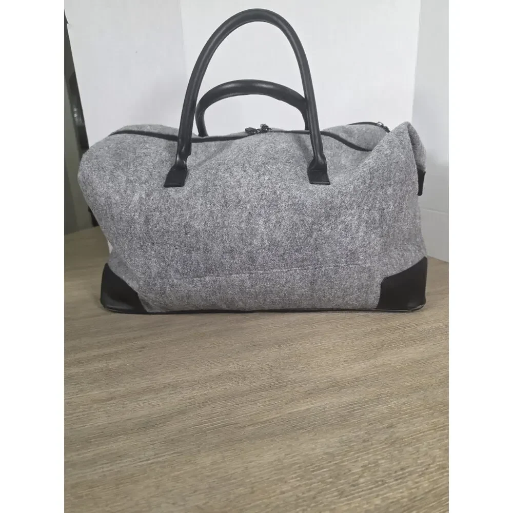 Hugo Boss bottom corners